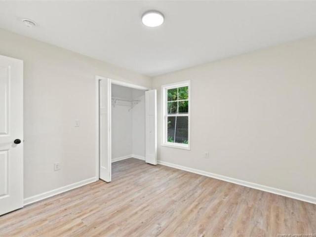 3 bedroom, Fayetteville NC 28301 106213992