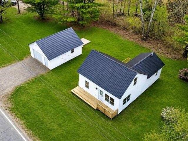 3 bedroom, Fairfield ME 04937 105682810