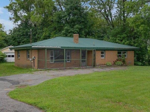 3 bedroom, Fairfield ME 04937 105693011