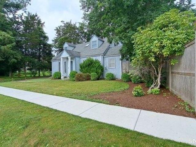 3 bedroom, Fairfield CT 06824 105424264