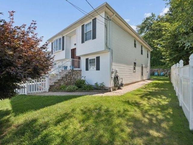 3 bedroom, Fall River MA 02724 105424209
