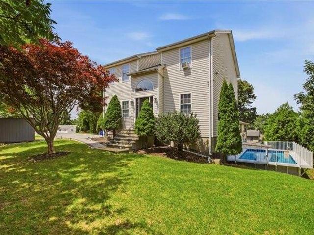 3 bedroom, Fall River MA 02724 105441484