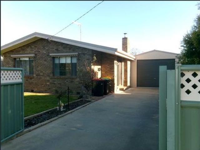 3 Bedroom Family Home, Close to Schools