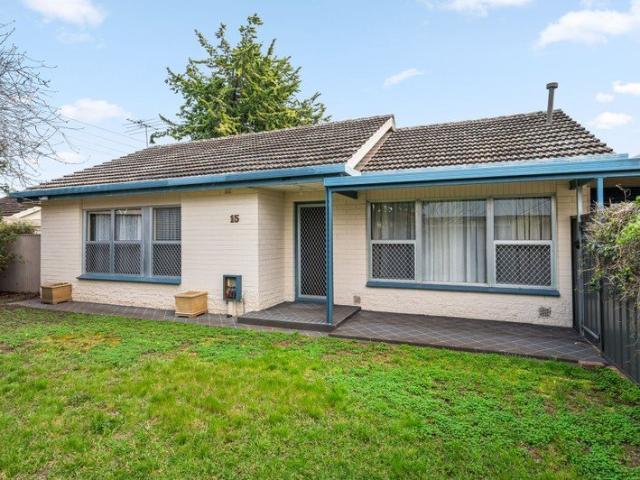 3 BEDROOM FAMILY HOME ADJACENT FELIXSTOW RESERVE & 6.5km's TO THE CITY!