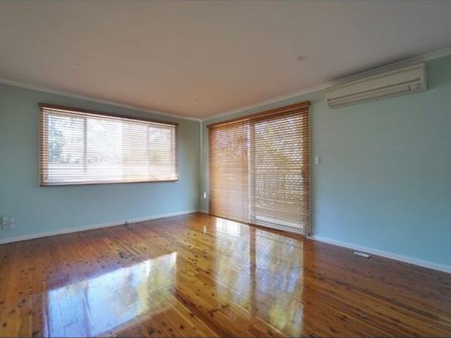 3 Bedroom Family Home At Quiet and Convenient Spot