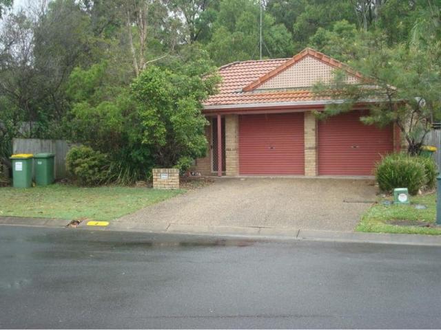 3 Bedroom Family Home in Coombabah