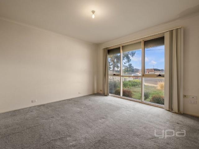 3 BEDROOM FAMILY HOME IN A QUIET COURT