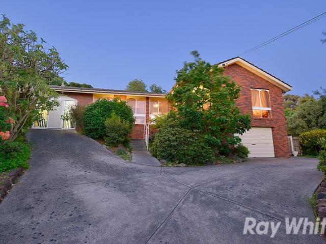 3 Bedroom Family home in a quiet Court location!