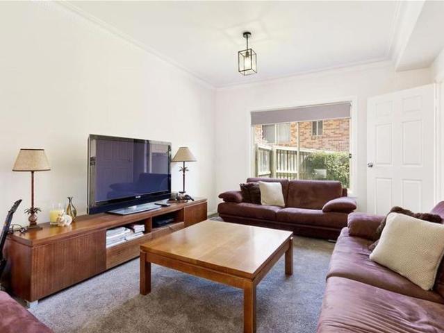 3 BEDROOM FAMILY HOME IN BEAUTIFUL BELLA VISTA