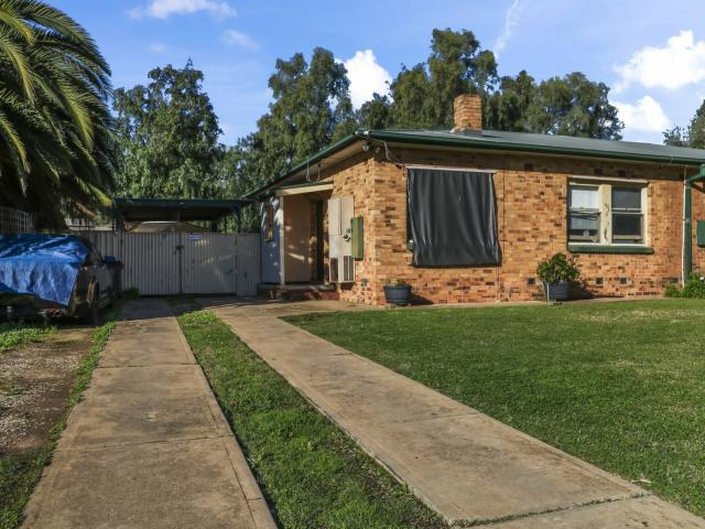 3 Bedroom Family Home in Elizabeth Park