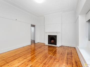 3 Bedroom Family Home In The Heart Of Earlwood !
