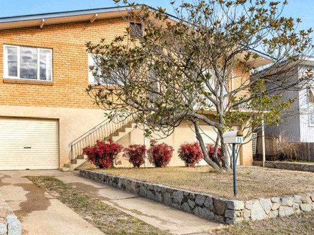 3 Bedroom Family home in the town center