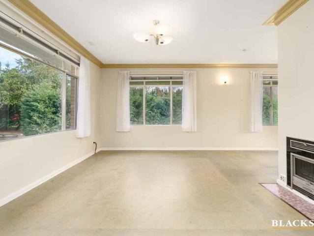 3 bedroom family home on large block