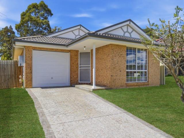 3 BEDROOM FAMILY HOME! LOCK UP GARAGE!