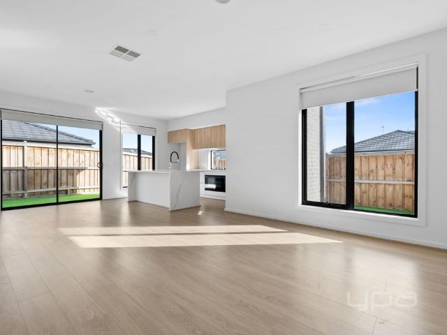 3 BEDROOM FAMILY HOME MODERN LIVING STARTS HERE