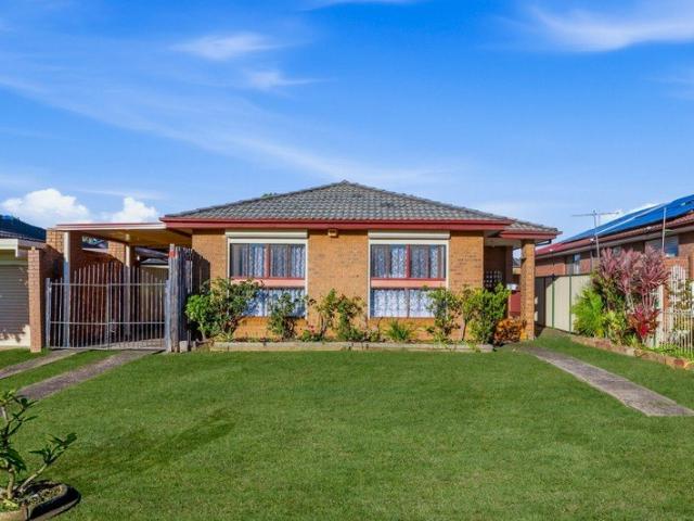 3 BEDROOM FAMILY HOME! SECURE CARPORT WITH SHED!