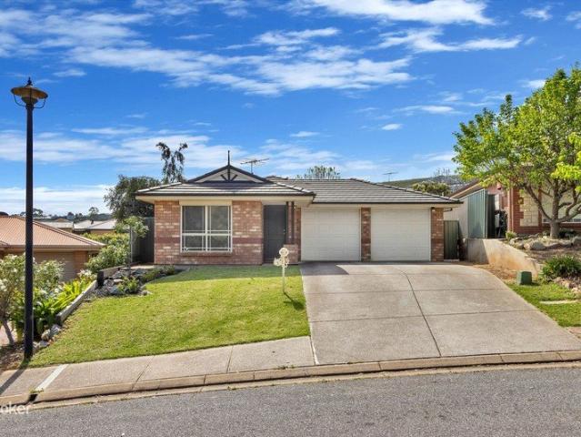 3 bedroom family home, perfect location, opposite playground, this property wont last long