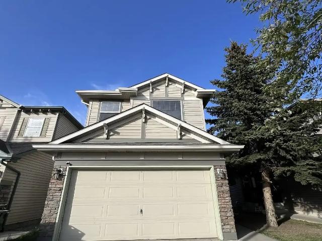 3+ bedroom family home w/ garage nearby schools — 3 Bedrooms+ Den Main Floor
