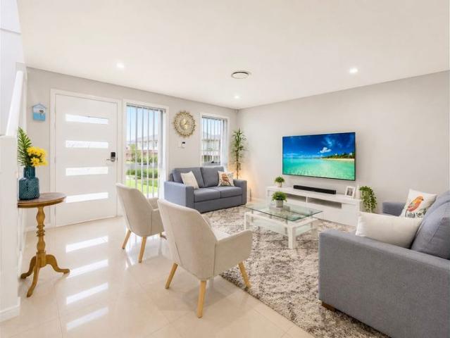 3 Bedroom Family Home with 1 Bedroom Downstairs | Walk to The Ponds School | Solar with Battery