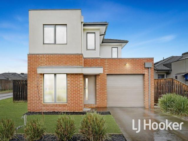 3 Bedroom Family Home With 2 Separate Living Areas