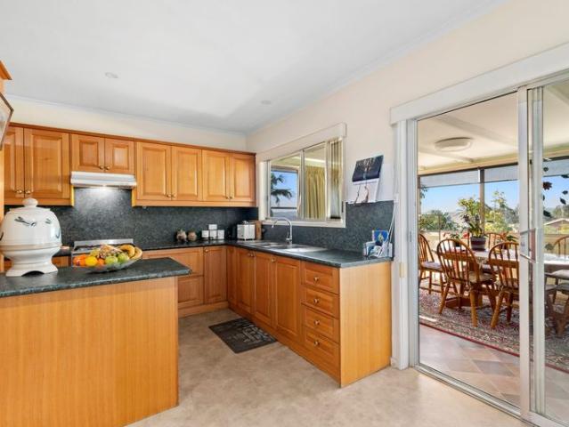 3 Bedroom Family Home with Views!