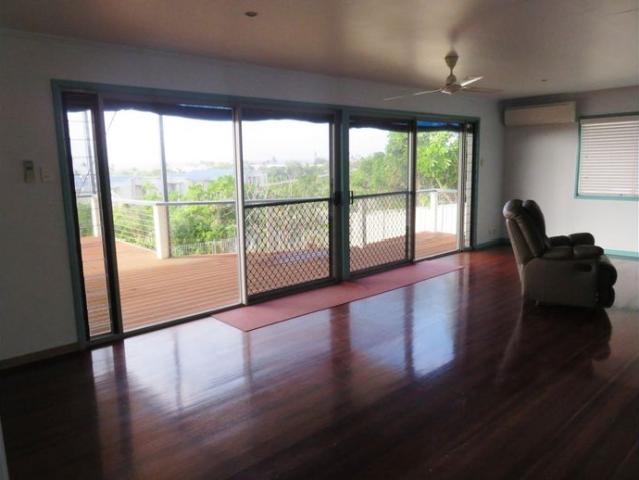 3 Bedroom Family Home with a Pool & Shed