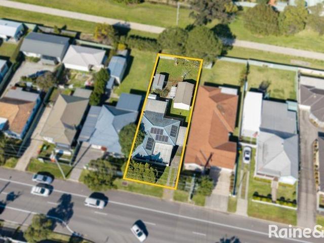 3 Bedroom Family Home with Detached Studio