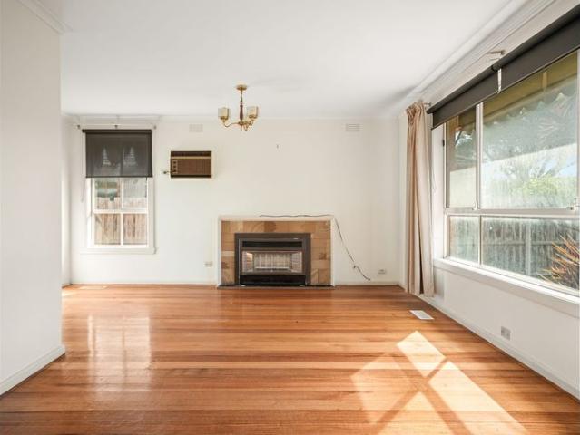 3 Bedroom Family Home with Huge Backyard