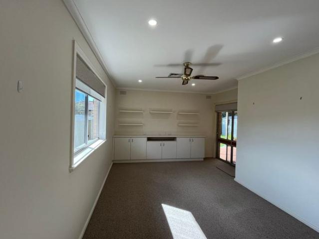 3 Bedroom Family Home with Multiple Living Areas