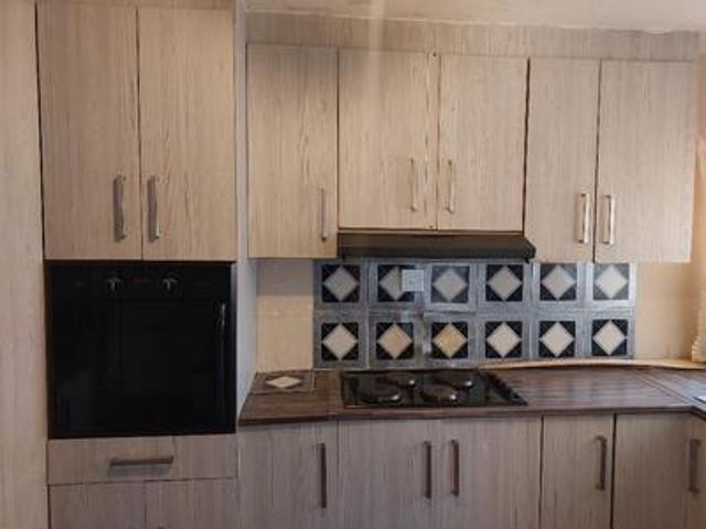 3 bedroom family home with outside r.