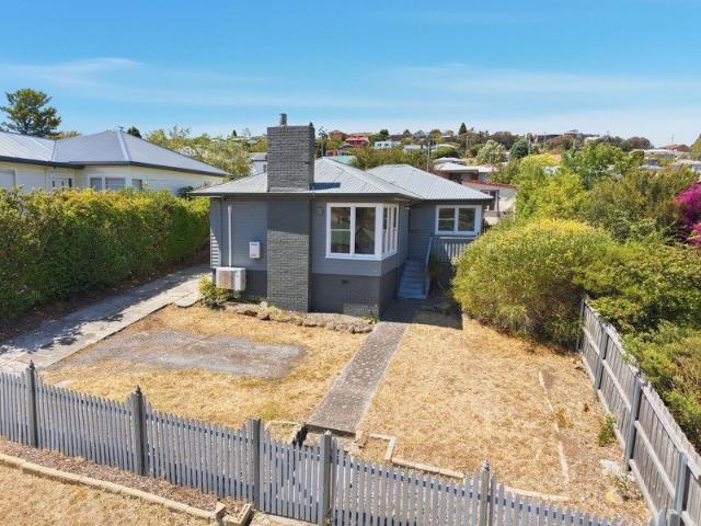 3 Bedroom Family Home with Separate Studio
