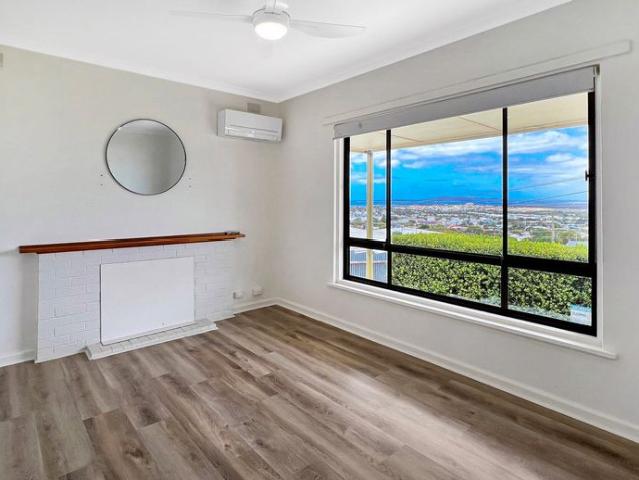 3 Bedroom Family Home with Stunning Views