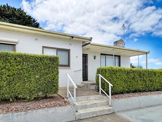3 Bedroom Family Home with Stunning Views