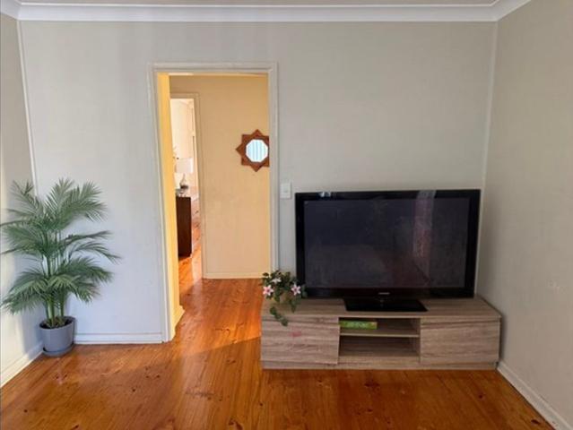 3 Bedroom family house for rent in Leumeah