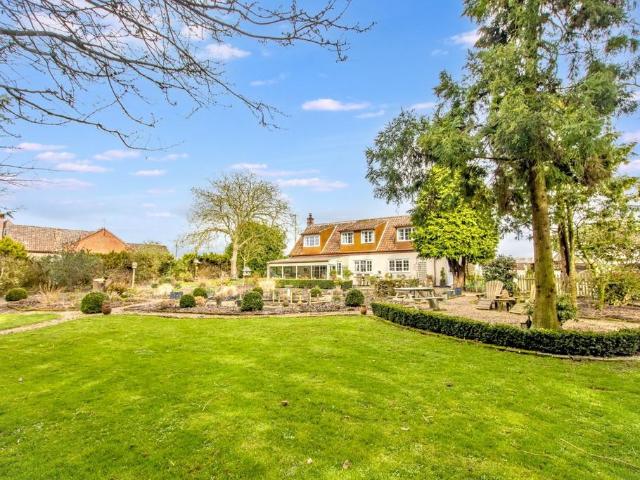 3 bedroom farm house for sale