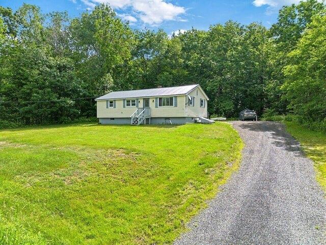 3 bedroom, Farmington ME 04938 105827954