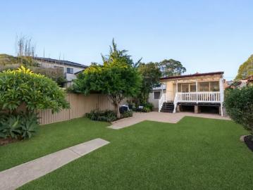 House for sale in Inner West Sydney - Equipped kitchen