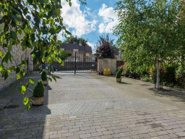 3 Bedroom Flat