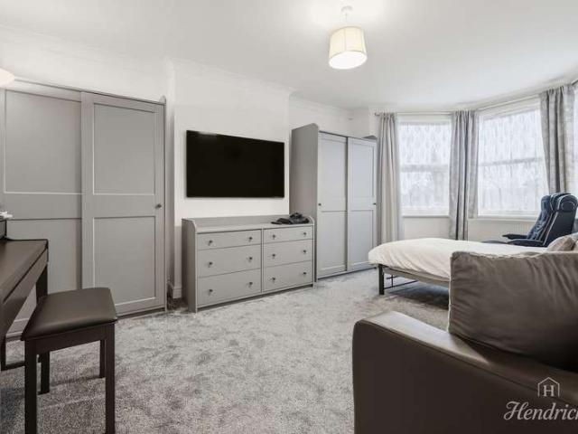 2 Bedroom Flat