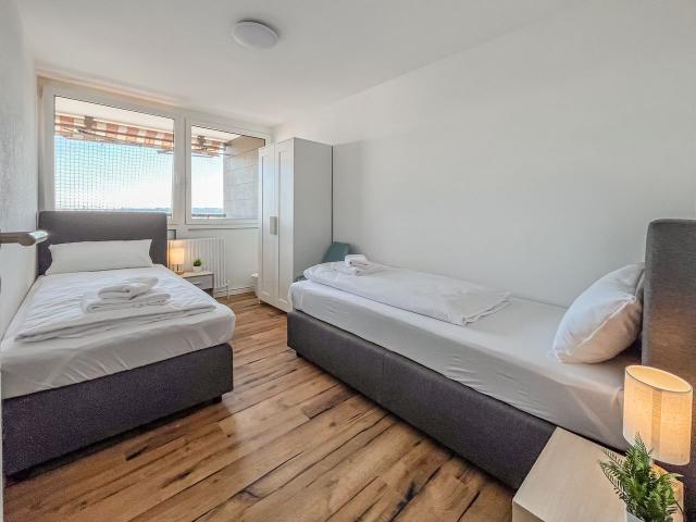 3 bedroom flat 82 m², upper floor with view – balcony, lift, parking, Heilbronn Amsterdam Apartments for Rent