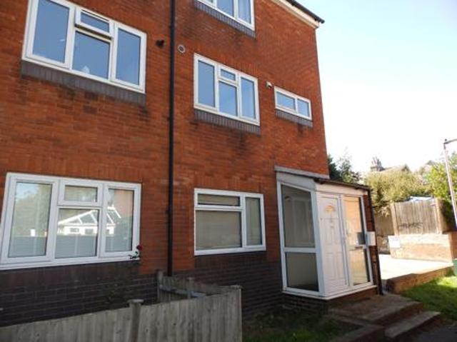 3 bedroom Flat To Let