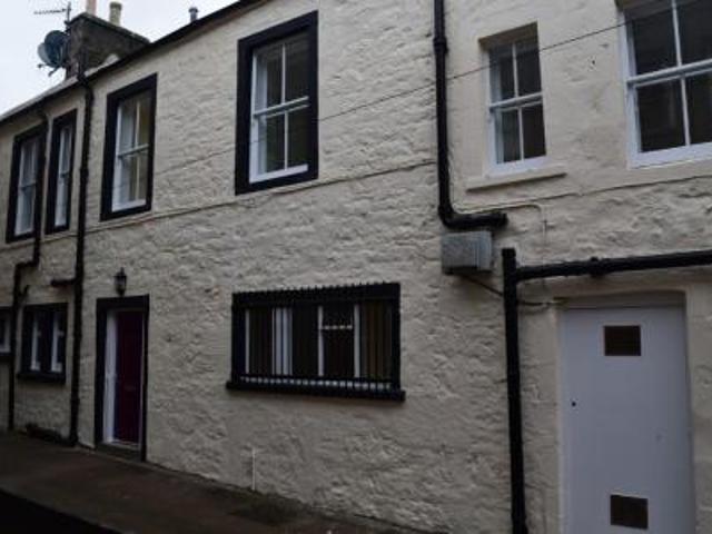 3 bedroom Flat To Let