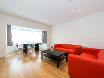 3 Bedroom Flat To Let