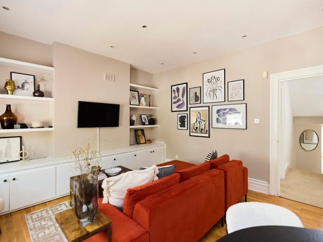 3 Bedroom Flat To Let in London, N19