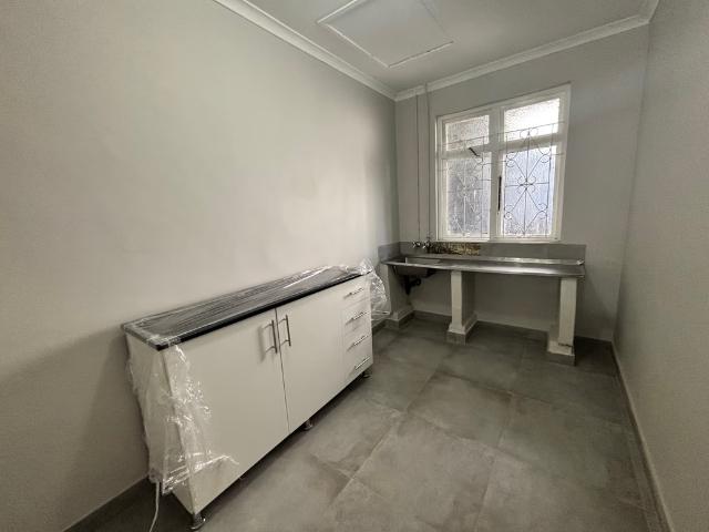 3 Bedroom Flat To Let in Sea View