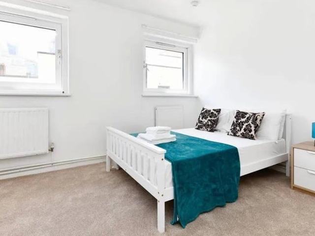 3 Bedroom Flat to Let in Shoreditch