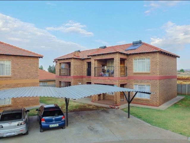 3 Bedroom Flat To Let in Waterval East