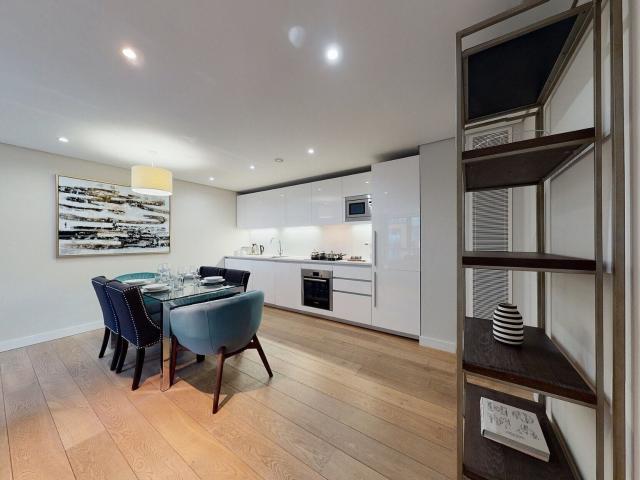 3 bedroom flat to rent on Merchant Square East, London