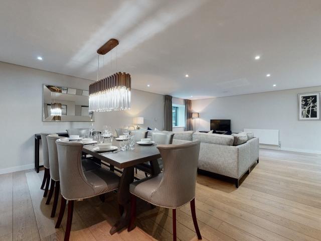 3 bedroom flat to rent on Merchant Square, London