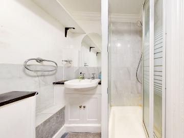 3 bedroom flat to rent on Craven Street, London